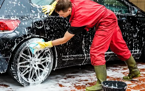 SUV Wash & Detailing